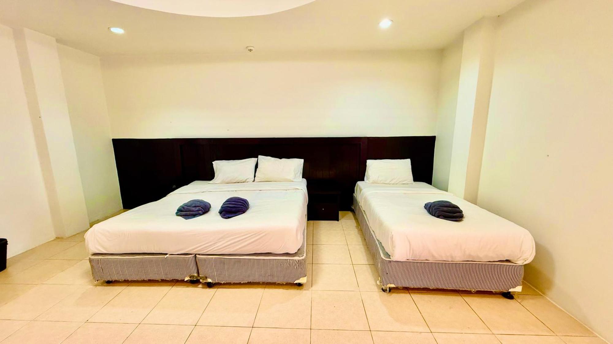 Hill Side Patong Hotel エクステリア 写真