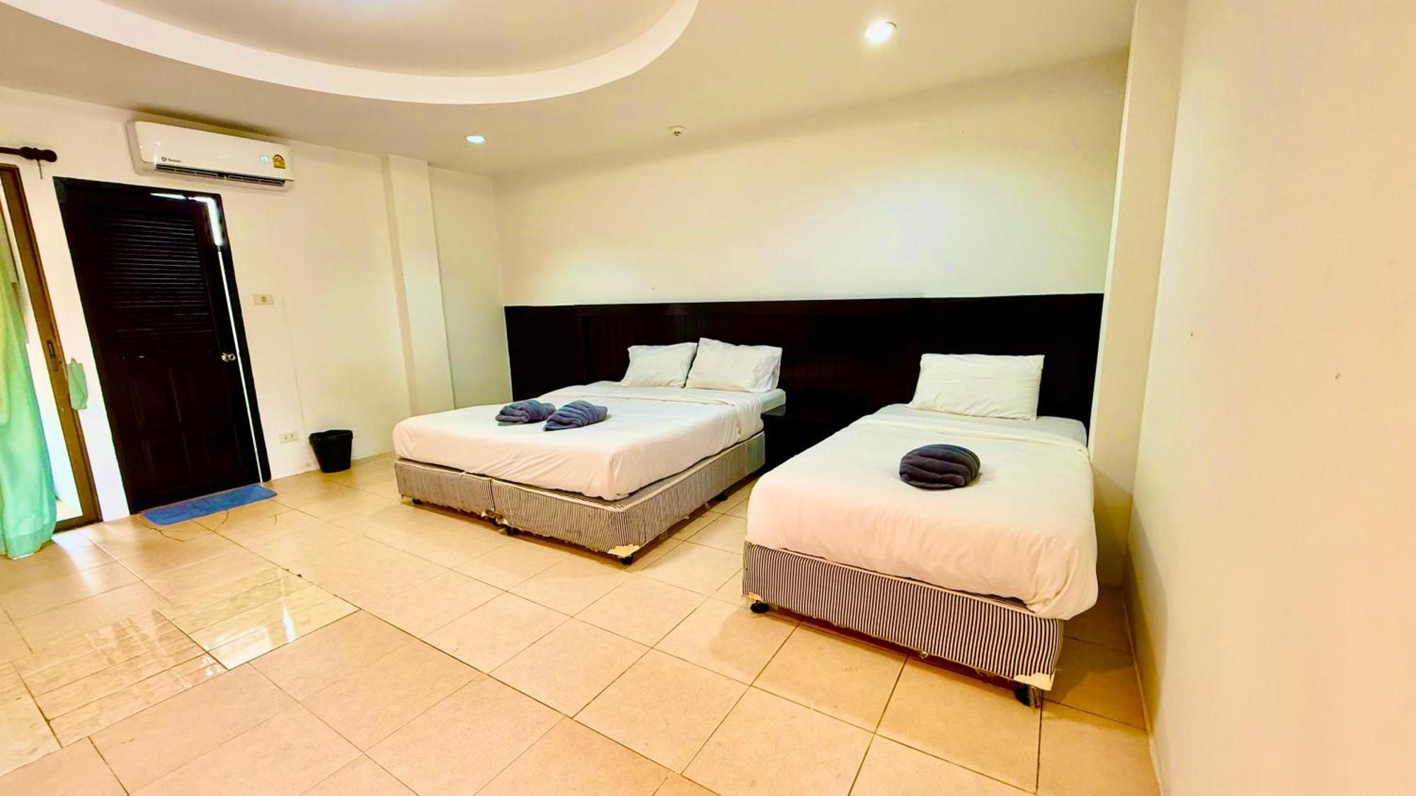 Hill Side Patong Hotel エクステリア 写真