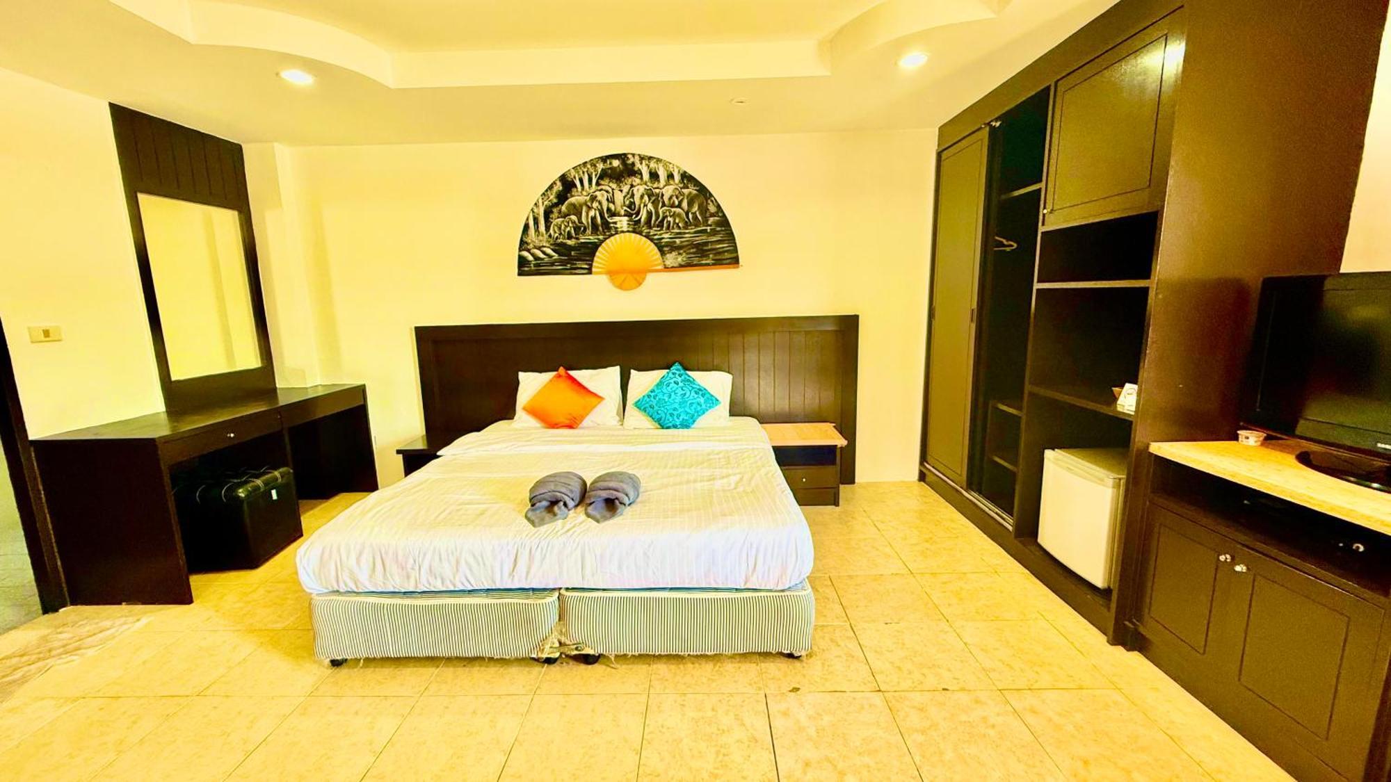 Hill Side Patong Hotel エクステリア 写真