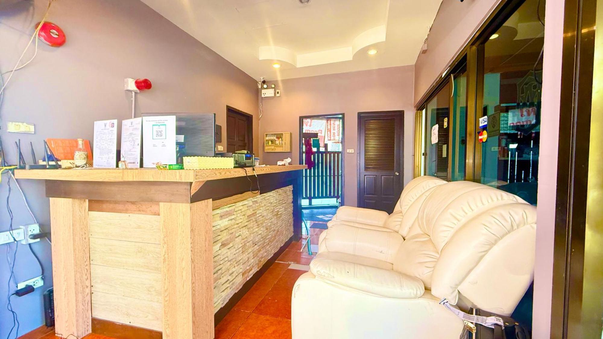 Hill Side Patong Hotel エクステリア 写真