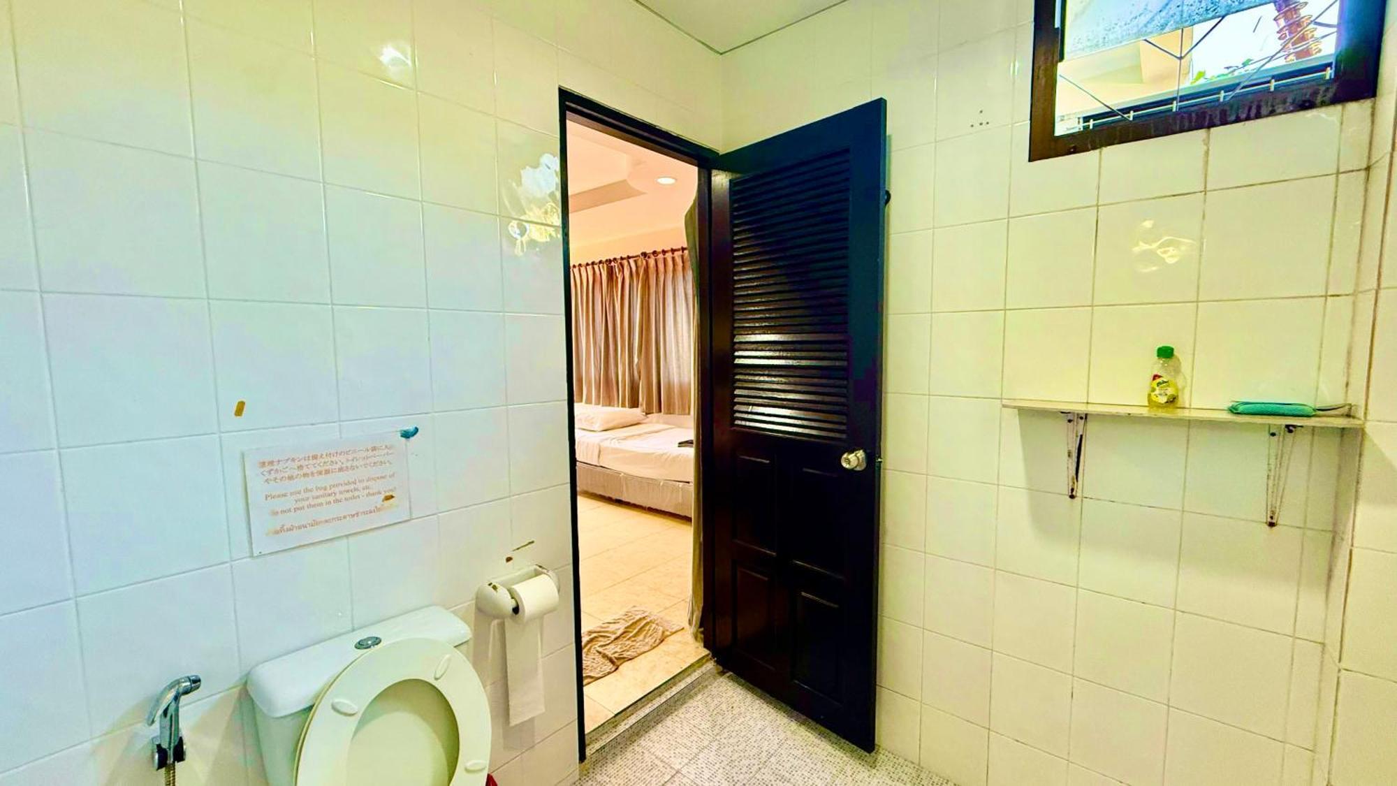 Hill Side Patong Hotel エクステリア 写真