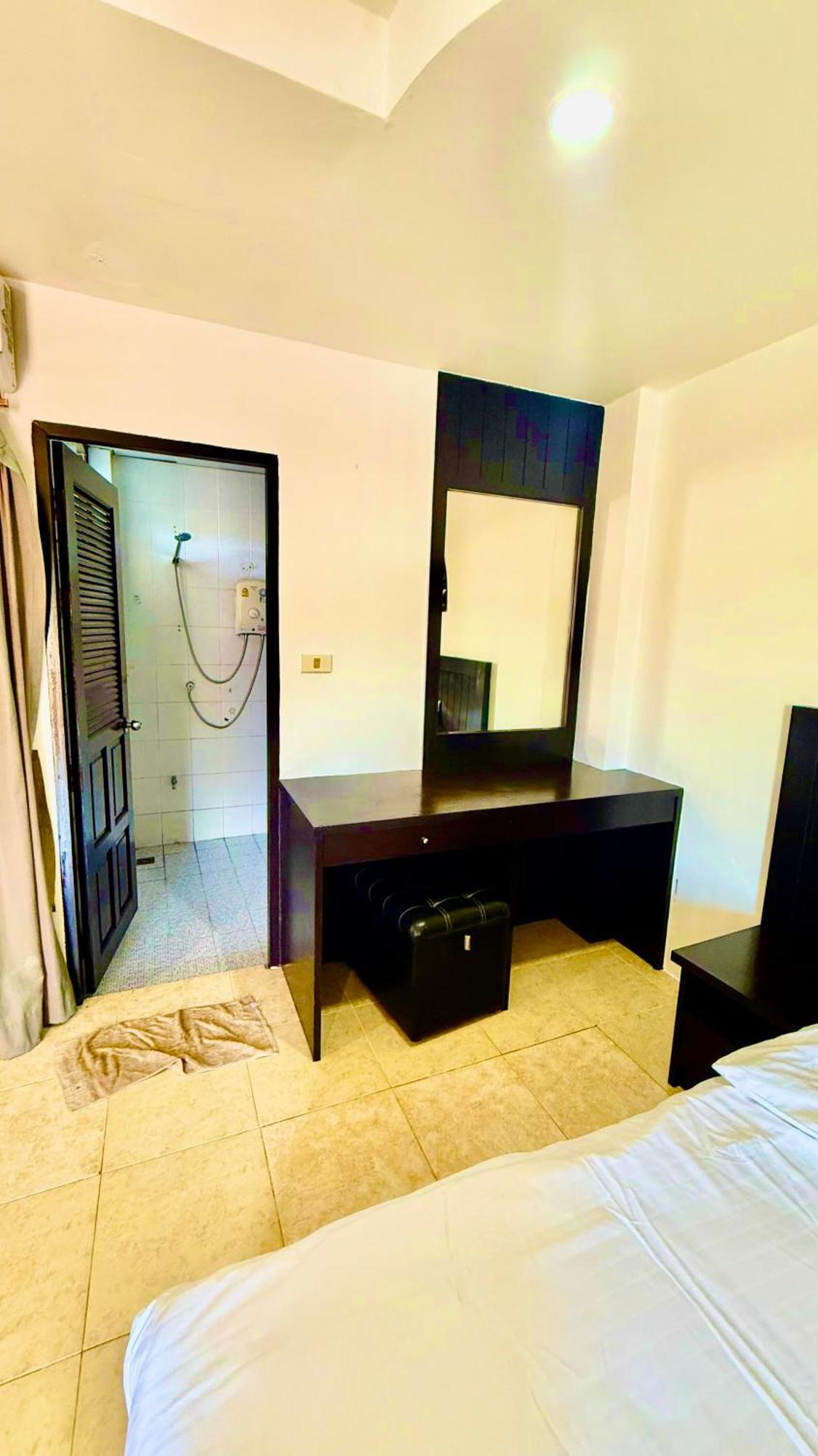 Hill Side Patong Hotel エクステリア 写真